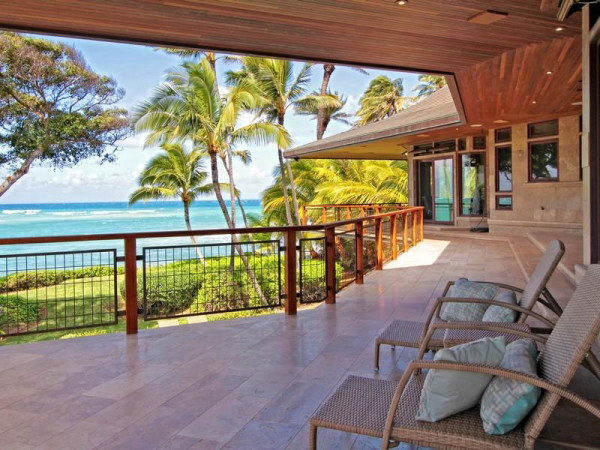 Magnificent-North-Shore-Beachfront-Home-04