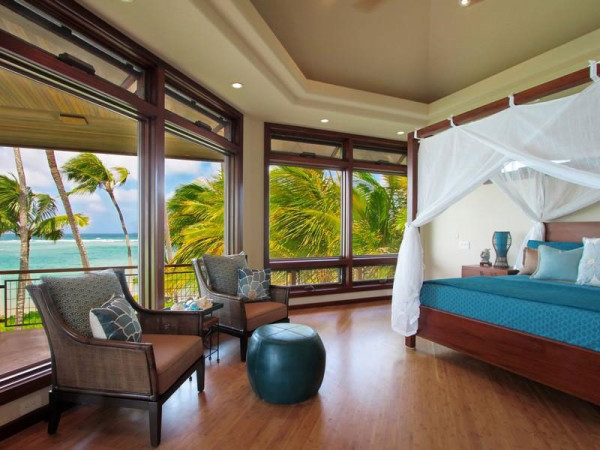 Magnificent-North-Shore-Beachfront-Home-14