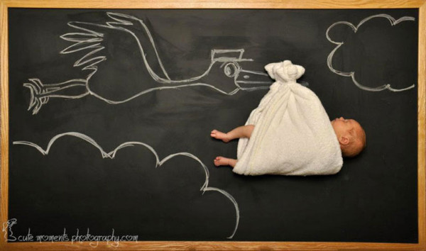 des-parents-font-vivre-d-extraordinaires-aventures-a-leur-bebe-avec-de-la-craie-et-une-ardoise9