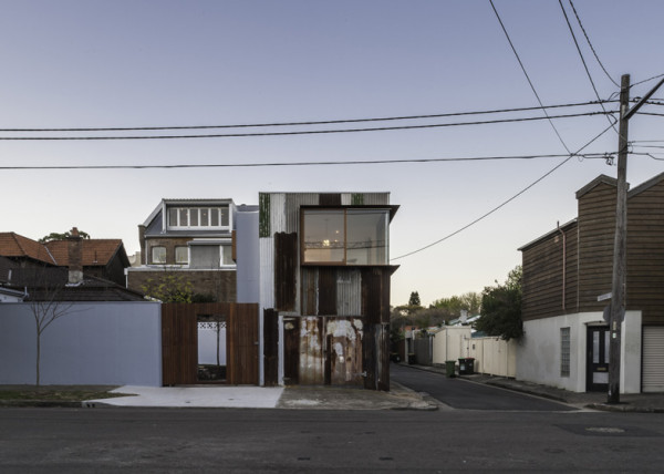 dezeen_Tinshed-by-Raffaello-Rosselli_ss_2