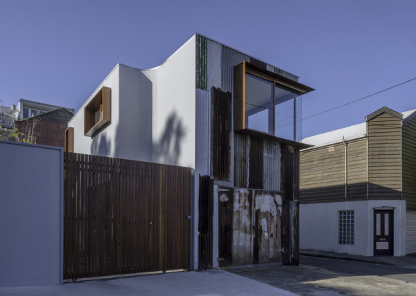 dezeen_Tinshed-by-Raffaello-Rosselli_ss_3