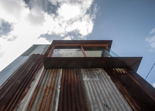 dezeen_Tinshed-by-Raffaello-Rosselli_ss_4