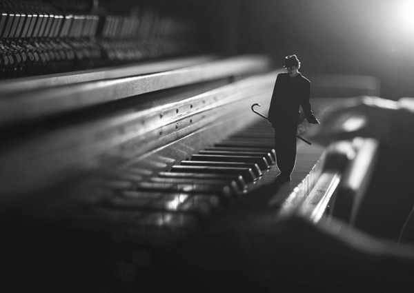 univers-miniature-pour-talent-immense-a-14-ans-il-realise-des-autoportraits-stupefiants-71