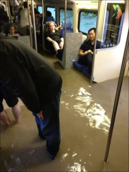 14-extreme_flooding_on_the_streets_of_toronto