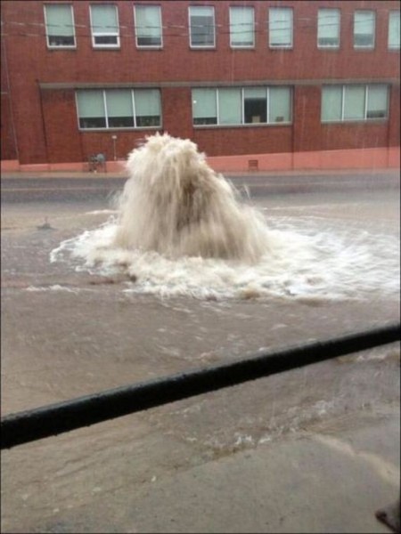 17-extreme_flooding_on_the_streets_of_toronto