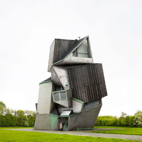 19-realisations-surrealistes-qui-vont-vous-faire-voir-larchitecture-sous-un-autre-angle1