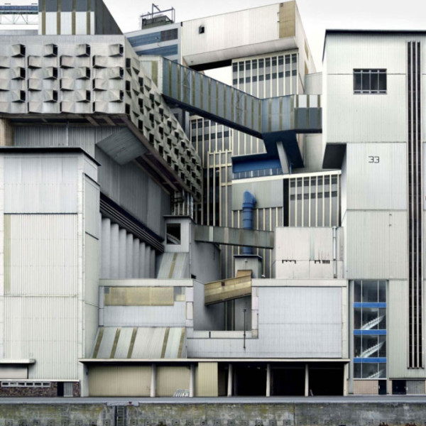 19-realisations-surrealistes-qui-vont-vous-faire-voir-larchitecture-sous-un-autre-angle10