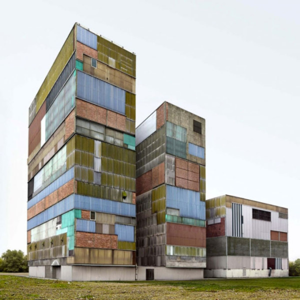 19-realisations-surrealistes-qui-vont-vous-faire-voir-larchitecture-sous-un-autre-angle3