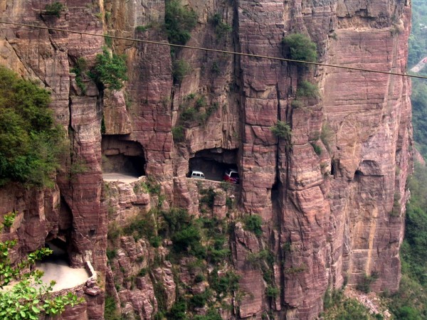 21_routes_spectaculaires_que_vous_devez_parcourir_au_moins_une_fois_dans_votre_vie_10