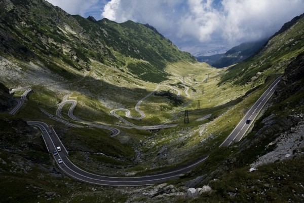 Wide view over the northern Transfagarasan