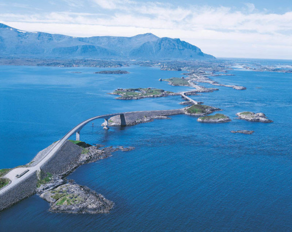 21_routes_spectaculaires_que_vous_devez_parcourir_au_moins_une_fois_dans_votre_vie_3