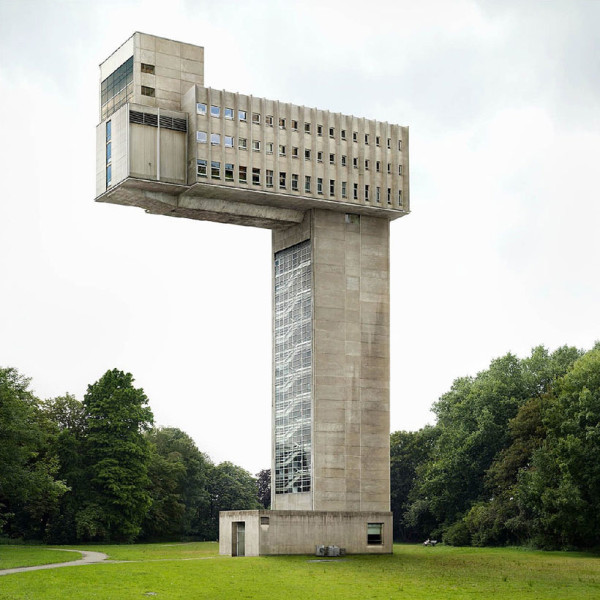 22-photomontages-surrealistes-qui-vous-feront-voir-larchitecture-dun-tout-nouvel-oeil20