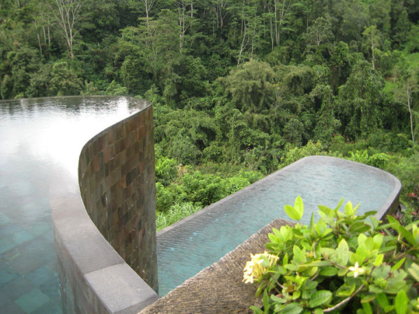 25-piscines-infinies-qui-vous-donneront-envie-de-piquer-une-tete22
