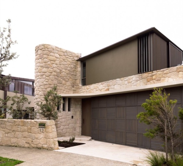 House-Nearby-The-Ocean