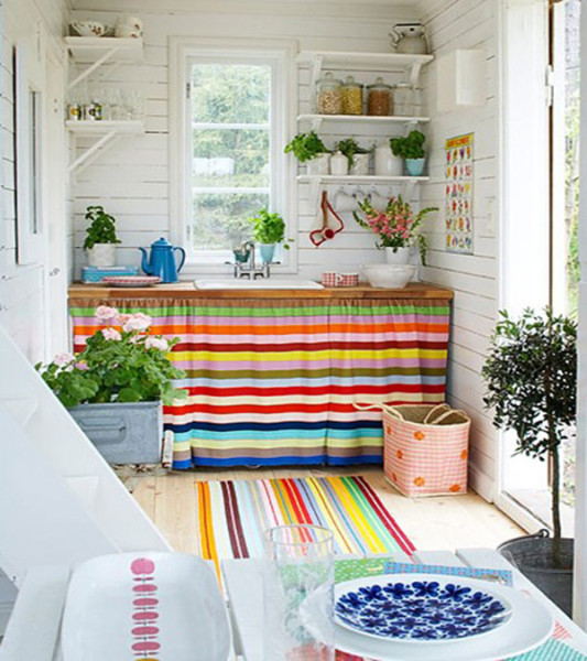 Kitchen-In-Colorful-Stripes
