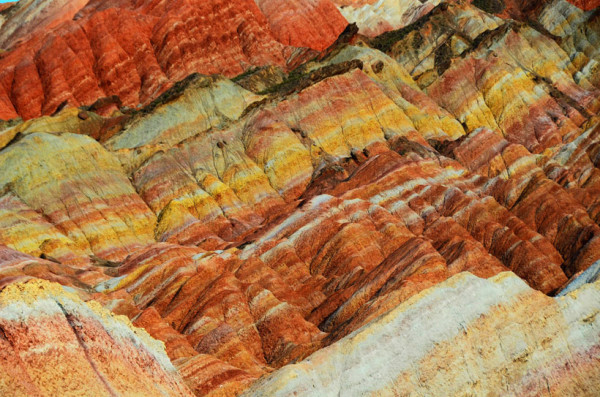 decouvrez-les-spectaculaires-montagnes-les-plus-colorees-du-monde10