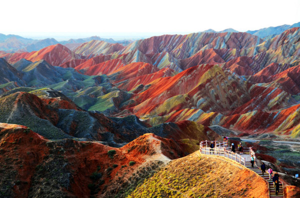 decouvrez-les-spectaculaires-montagnes-les-plus-colorees-du-monde12