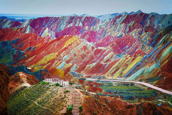 decouvrez-les-spectaculaires-montagnes-les-plus-colorees-du-monde19