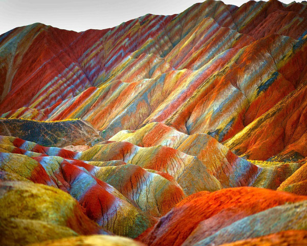decouvrez-les-spectaculaires-montagnes-les-plus-colorees-du-monde20