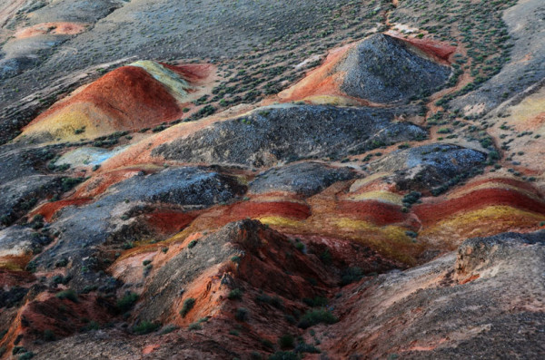 decouvrez-les-spectaculaires-montagnes-les-plus-colorees-du-monde6