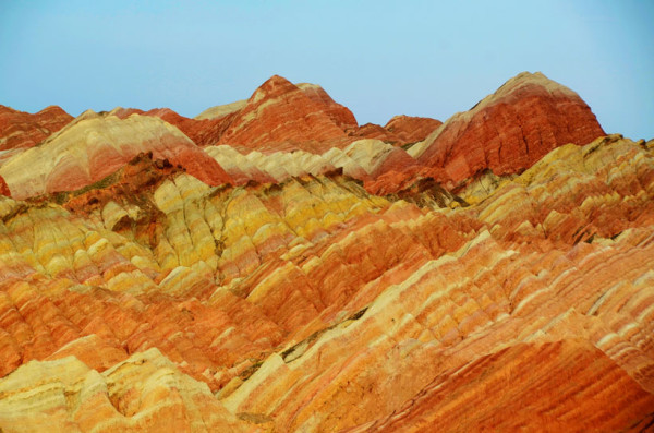 decouvrez-les-spectaculaires-montagnes-les-plus-colorees-du-monde9