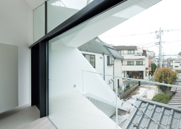 dezeen_Arrow-by-Apollo_ss_13