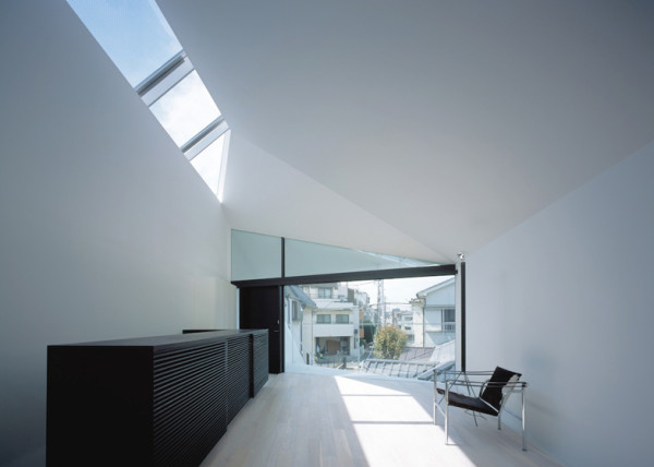 dezeen_Arrow-by-Apollo_ss_3
