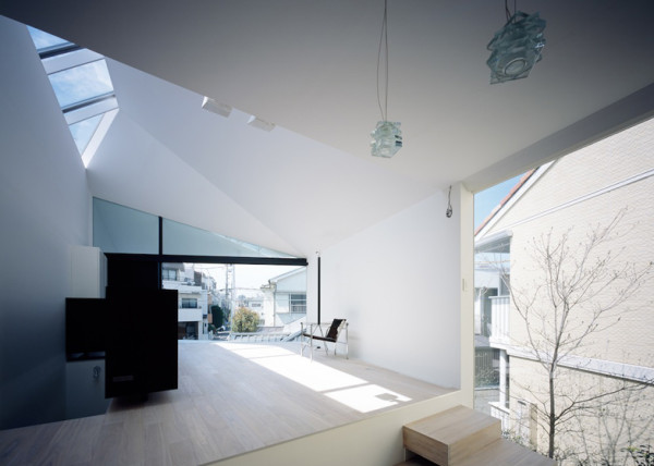 dezeen_Arrow-by-Apollo_ss_7