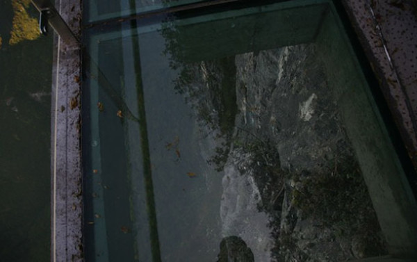 glass-pavement-in-mountains-2