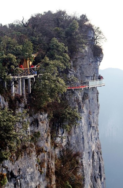 glass-pavement-in-mountains-7