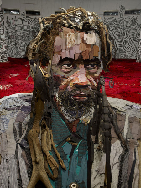 un-artiste-francais-reproduit-de-facon-surprenante-des-portraits-iconiques-avec-des-objets-du-quotidien8