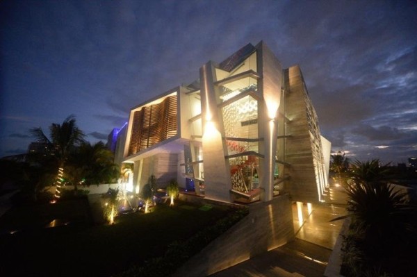 exterior-Gomez-residence