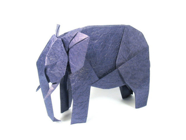 nguyen-hung-cuong-utilise-des-feuilles-de-papier-traditionnelles-pour-sublimer-lart-de-lorigami15