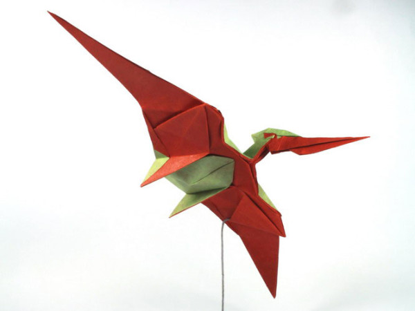 nguyen-hung-cuong-utilise-des-feuilles-de-papier-traditionnelles-pour-sublimer-lart-de-lorigami18
