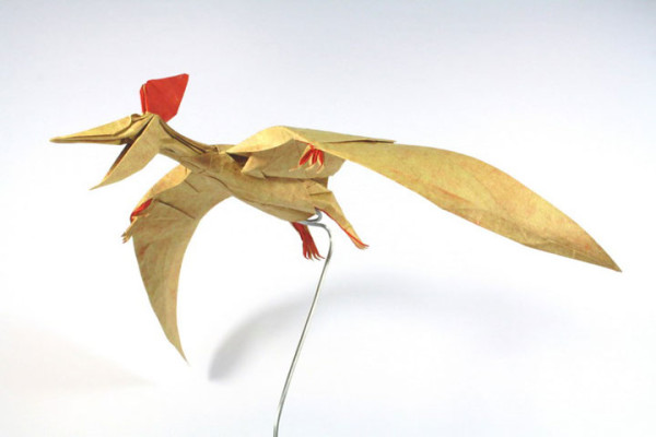 nguyen-hung-cuong-utilise-des-feuilles-de-papier-traditionnelles-pour-sublimer-lart-de-lorigami19