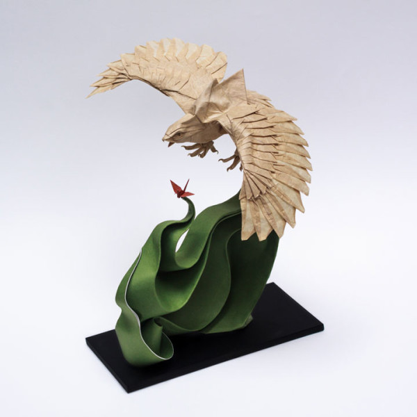 nguyen-hung-cuong-utilise-des-feuilles-de-papier-traditionnelles-pour-sublimer-lart-de-lorigami21