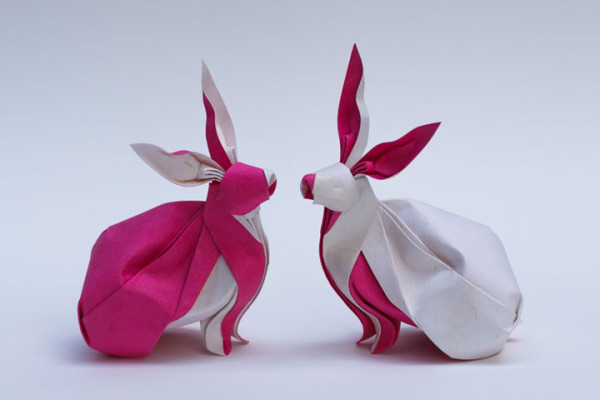 nguyen-hung-cuong-utilise-des-feuilles-de-papier-traditionnelles-pour-sublimer-lart-de-lorigami3