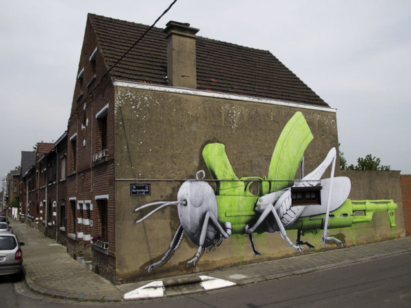 un-street-artiste-mele-nature-et-technologie-pour-realiser-des-oeuvres-qui-envahissent-les-villes11