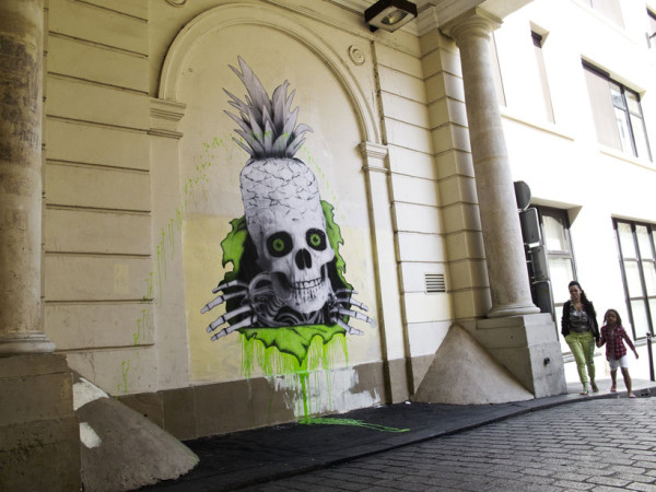 un-street-artiste-mele-nature-et-technologie-pour-realiser-des-oeuvres-qui-envahissent-les-villes17