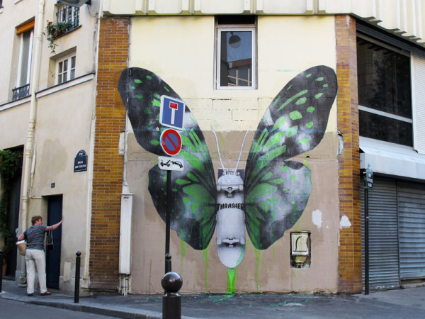 un-street-artiste-mele-nature-et-technologie-pour-realiser-des-oeuvres-qui-envahissent-les-villes9