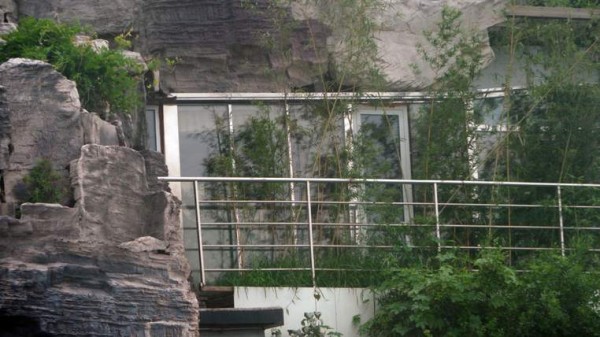 villa-window2-1-762x428