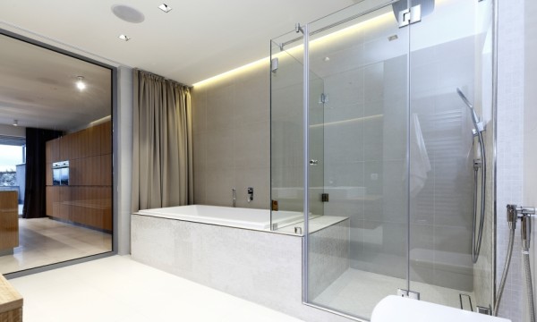 Spacious-bathroom