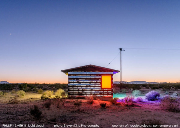 partez-a-la-decouverte-dune-cabane-invisible-perdue-en-plein-milieu-du-desert-californien20
