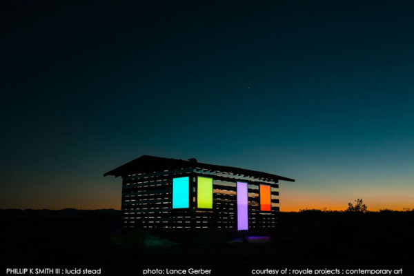 partez-a-la-decouverte-dune-cabane-invisible-perdue-en-plein-milieu-du-desert-californien6