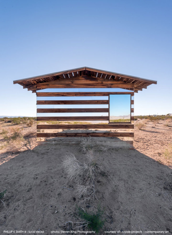 partez-a-la-decouverte-dune-cabane-invisible-perdue-en-plein-milieu-du-desert-californien9
